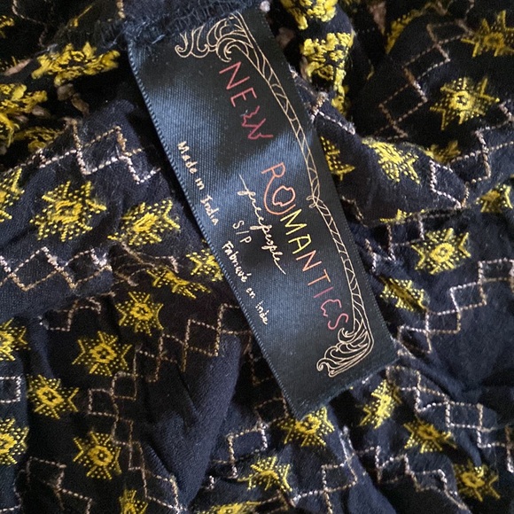 New Romantic Detailed Tunic - Picture 4 of 4